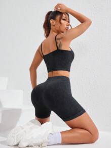 1 conjunto de top de yoga y shorts ajustados de unicolor, ropa deportiva ligera, versátil para fitness, entrenamiento, ciclismo