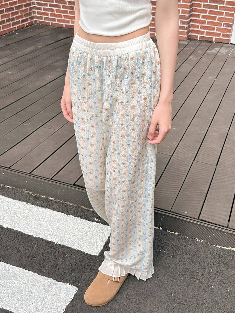 Jouncy 女式休闲迷你花朵条纹荷叶边下摆裤 - 白色 - 查看 1