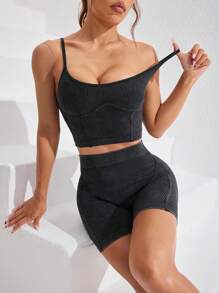 1 conjunto de top de yoga y shorts ajustados de unicolor, ropa deportiva ligera, versátil para fitness, entrenamiento, ciclismo