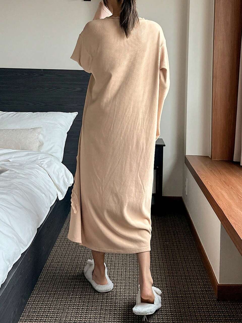 Minimalist Lace Trim Decorative Loose Nightgown Pajama