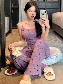 DAZY Conjunto de pijama con camiseta ajustada de estampado total asimétrico y pantalones rectos sueltos
