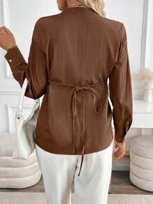 SHEIN Clasi 初秋简约独特创新设计深咖啡色V领荷叶边衬衫 - 咖啡棕 - 查看 2