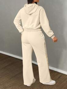 Rovax 2 件女式休闲字母印花连帽衫和裤子套装 - 米色 - 查看 2