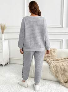 SHEIN LUNE Plus Size Cekiny Nadruk w panterkę Patchwork Okrągły dekolt Długi rękaw Top i spodnie Dwuczęściowy zestaw swobodny Strój na Święto Dziękczynienia Kobiety Nowy Rok Strój kobiety Zimowe sukienki Zimowe ubrania Damskie stroje Rave Strój kobiety Nowy Rok Zimowy płaszcz Kobiety Zimowe ubrania Damskie dresy Damskie zestawy zimowe Wakacje Dwuczęściowy zestaw Nowy Rok