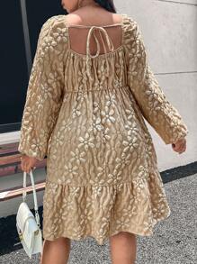 SHEIN Frenchy 大码秋季提花纱布方领娃娃裙褶皱连衣裙 - 卡其色 - 查看 2