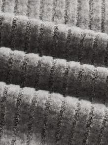 Slaydiva Plus Size Women Solid Color Ribbed Flap Pocket Zip Up Fitted Cropped Top