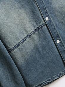 Manfinity Hypemode 男士前扣长袖口袋休闲纯色纽扣长袖牛仔夹克，适合度假、朋友聚会 - 中等水洗藍 - 查看 6