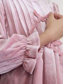 SHEIN بلوزة كشمير مطموم الأكمام مزينة بشريط الساتان للبنات الصغيرات،استخدام في احتفالات عيد الميلاد ورأس السنة، بتصميم مناسب للخريف والشتاء - وردي - مشاهدة 6