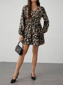 SHEIN Tall Váy chữ A in họa tiết thường ngày cho kỳ nghỉ có viền nhún bèo cổ chữ V - Nhiều màu - Xem 4