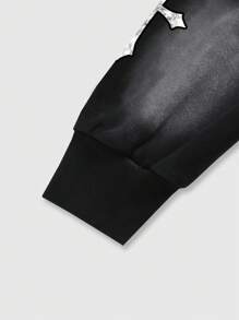 ROMWE MEN Goth 2pcs Men Letter & Figure Print Hoodie Sweatshirt And Drawstring Sweatpants Tracksuit - Black - View 6