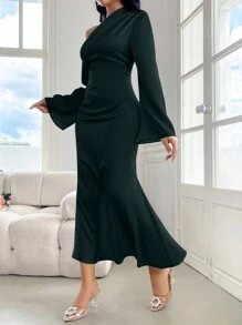Modelyn 女士纯色露肩宽松长袖紧身连衣裙，带褶边，婚礼/场合礼服长款晚礼服 - 墨綠色 - 查看 3