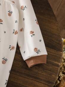 SHEIN LMoss Kids LMoss Newborn Baby Girl Ditsy Floral Knit Romper With Peter Pan Collar, Autumn/Winter