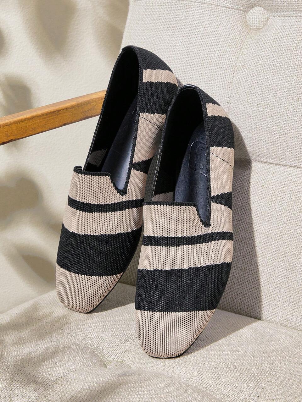 CUCCOO BASICS Women's Red Plaid Square Toe Comfort Flats For Christmas And New Year Holiday Vibe Fall And Winter