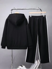 SHEIN 2 件套青少年男孩休闲朋克哥特街头风格星星和火焰印花黑色连帽衫运动衫和黑色运动裤套装，秋冬春季，适合情人节 - 黑色 - 查看 3