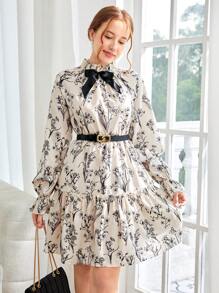 SHEIN 少女编织蝴蝶图案荷叶边下摆休闲长袖连衣裙 - 米色 - 查看 8