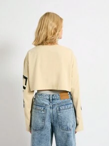 AiiRZ Oversized Long Sleeve Round Neck Crop T-Shirt With Hotfix Graphic