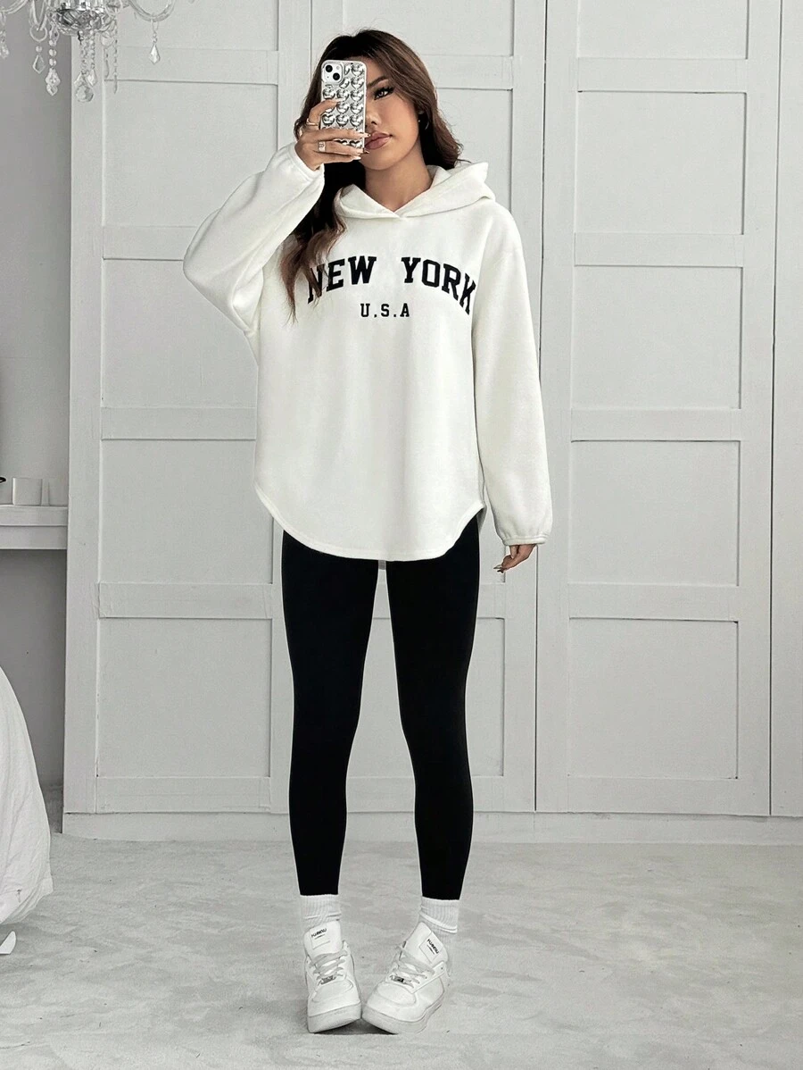 SHEIN EZwear Bộ 2 áo nỉ trùm đầu họa tiết chữ mùa thu/đông mới cho nữ và quần cạp chun - Màu be - Xem 1