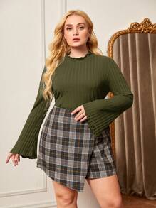 SHEIN Privé Tee-shirt casual à manches évasées de couleur unie pour l'automne en grande taille