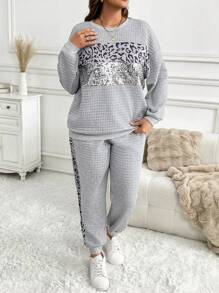 SHEIN LUNE Plus Size Cekiny Nadruk w panterkę Patchwork Okrągły dekolt Długi rękaw Top i spodnie Dwuczęściowy zestaw swobodny Strój na Święto Dziękczynienia Kobiety Nowy Rok Strój kobiety Zimowe sukienki Zimowe ubrania Damskie stroje Rave Strój kobiety Nowy Rok Zimowy płaszcz Kobiety Zimowe ubrania Damskie dresy Damskie zestawy zimowe Wakacje Dwuczęściowy zestaw Nowy Rok