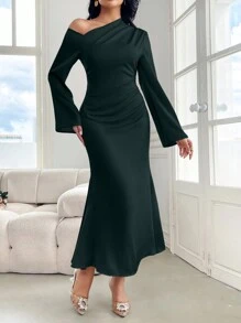 Modelyn 女士纯色露肩宽松长袖紧身连衣裙，带褶边，婚礼/场合礼服长款晚礼服 - 墨綠色 - 查看 5