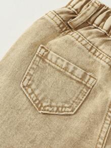 Pantalones informales para niña de lavado de tono claro con cintura completamente elástica, parche con bordado de corazón y piernas anchas con bolsillos planos, el mejor conjunto de moda diaria