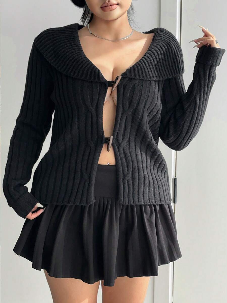 Flirla كارديجان نسائي ذو أكمام طويلة مزخرف بأزرار بنمط اللبة والمنسوج بملمس السمكة للموضة البسيطة في الخريف والشتاء