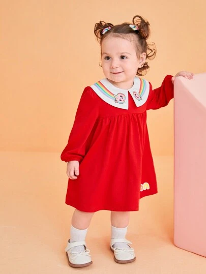 CoComelon X SHEIN 女婴卡通彩虹印花撞色彼得潘领泡泡袖娃娃裙，春秋装