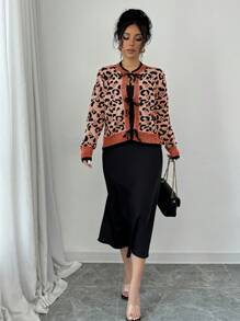 SHEIN ChicEase Áo len cardigan thắt nơ họa tiết da báo phía trước cho nữ - trái cam - Xem 3