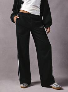 Athîral 女式徽标刺绣直筒慢跑裤 - 黑色 - 查看 5