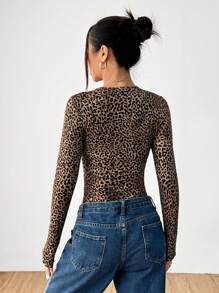 SHEIN PETITE Fashionable And Long-Sleeved Round Neck Leopard Print Tight Stretch Bodysuit Can Be Paired With Pants And Is Suitable For Going Out On The Street