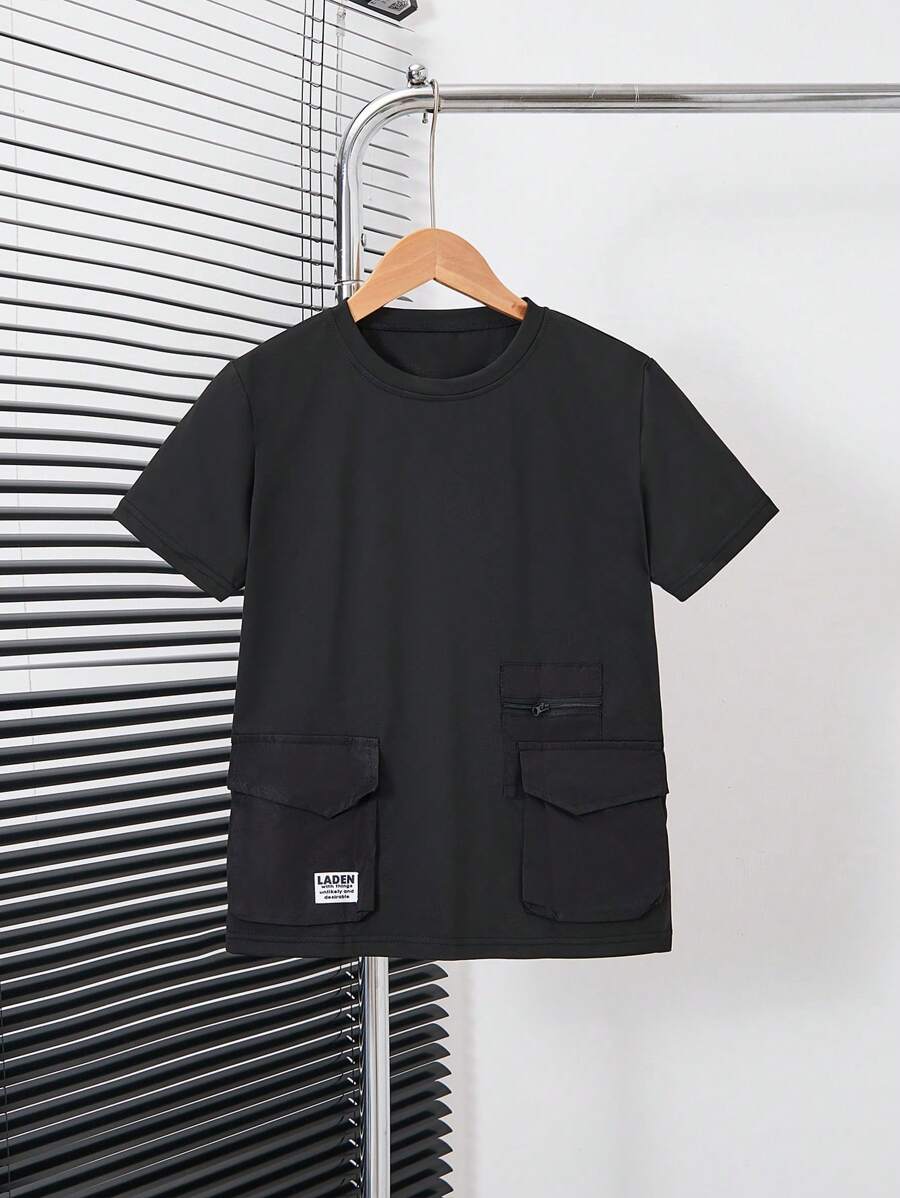 SHEIN Camiseta Tween Boy Con Detalle De Parche De Letra Y Bolsillo Con Solapa - Negro - Ver 1