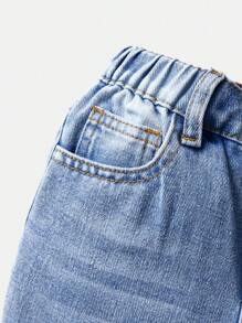 SHEIN Streecool Kids 适合所有季节的年轻男孩休闲日常经典破洞舒适牛仔裤