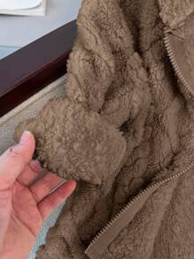 年轻女孩秋冬装年轻女孩针织纯色蓬松字母刺绣连帽宽松法兰绒保暖休闲夹克，秋冬季，非常适合休闲、日常穿着和上学。