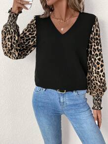 SHEIN Clasi Blusa de mujer de manga larga con estampado de leopardo y contrastes de botones negros, elegante para invierno