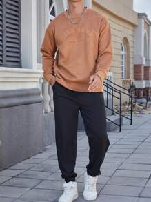 Manfinity Hypemode Men's Letter Embroidery Crew Neck Long Sleeve Casual Pullover Sweatshirt, Autumn Going Out Casual Sweatshirt, For Friends, Husband, Boyfriend Gifts - Brown - View 3