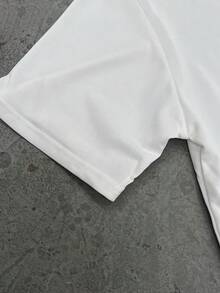 Manfinity EMRG 男士休闲简约卡通图案短袖时尚 T 恤，适合朋友 - 白色 - 查看 4