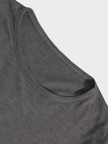 SHEIN Cottnline طقم ملابس منزلية من القطن للرجال، برنت عليه دب، يحتوي على أكمام طويلة وياقة مع أزرار - رمادي غامق - مشاهدة 4