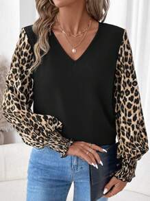 SHEIN Clasi Blusa de mujer de manga larga con estampado de leopardo y contrastes de botones negros, elegante para invierno