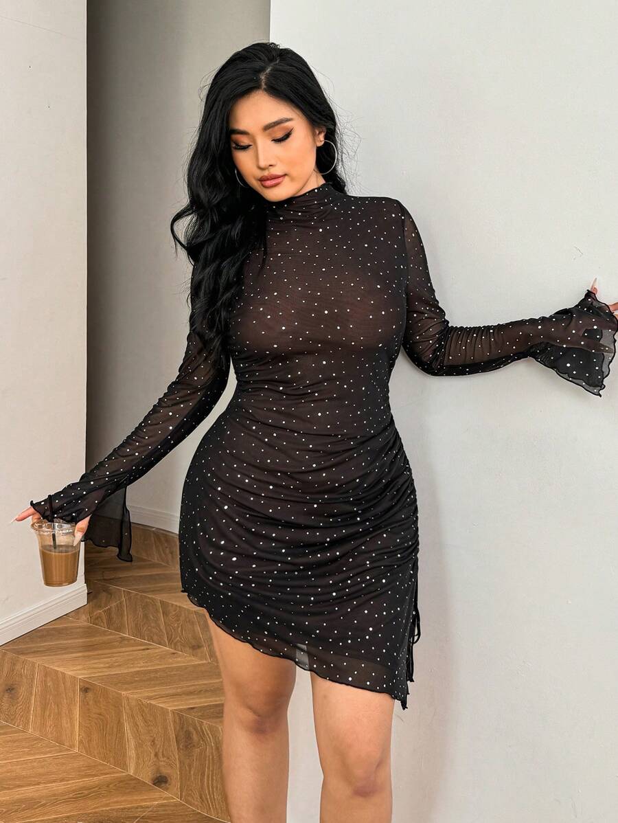 SHEIN EZwear 大码时尚性感亮片网眼侧开衩紧身连衣裙 - 黑色 - 查看 1