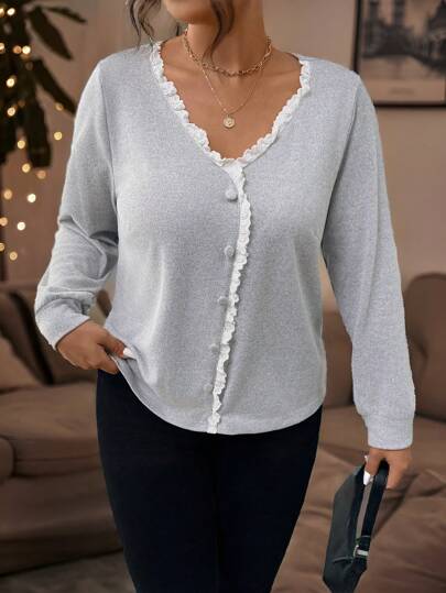 SHEIN Frenchy Grey Lace Patchwork V-Neck Loose Casual T-Shirt For Plus Size, Suitable For Leisure, Home, Can Be Paired With Jacket In Autumn/Winter