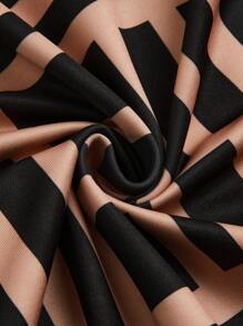 SHEIN Clasi Bộ áo ba lỗ cổ cao họa tiết hình học và màu trơn cỡ lớn cho nữ 2 món - Nhiều màu - Xem 13