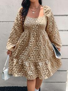 SHEIN Frenchy 大码秋季提花纱布方领娃娃裙褶皱连衣裙 - 卡其色 - 查看 1