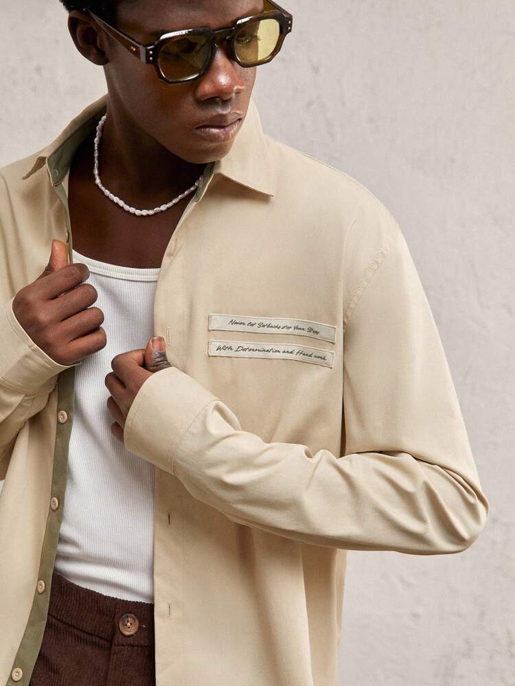 Camicia a maniche lunghe da uomo con colletto intrecciato a colori, adatta per l'autunno/inverno con stampa a lettere, camicia oversize stile Old Money, perfetta come regalo per il fidanzato