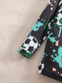 SHEIN Set de 2 piezas para niño pequeño que incluye camiseta de manga larga cuello redondo con gráfico fluorescente de fútbol ajustada y pantalón de pijama, un conjunto de ropa de dormir cómoda