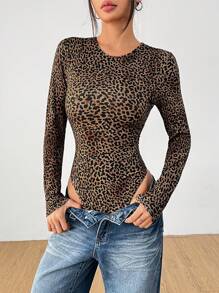 SHEIN PETITE Fashionable And Long-Sleeved Round Neck Leopard Print Tight Stretch Bodysuit Can Be Paired With Pants And Is Suitable For Going Out On The Street