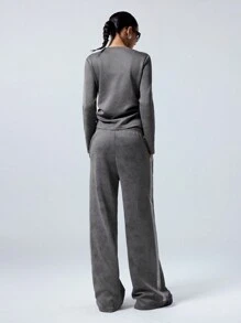 LYSMO Setelan 2 Potong Atasan Lengan Panjang Leher Bulat dan Celana dengan Dekorasi Rhinestone untuk Festival bagi Wanita - Grey - View 2