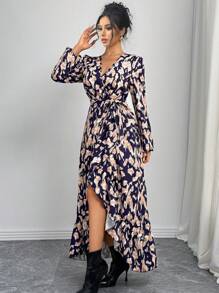 SHEIN Clasi 1 pieza Vestido de manga larga con cuello en V elegante, diseño de giro y estampado todo sobre