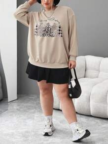 SHEIN CURVE+ Plus Size Women Casual Leopard Print Christmas Tree & Slogan Graphic Loose Crew Neck Long Sleeve Sweatshirt, Suitable For Christmas, Fall And Winter