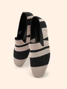 CUCCOO BASICS Women's Red Plaid Square Toe Comfort Flats For Christmas And New Year Holiday Vibe Fall And Winter - Black - View 9