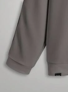 Manfinity RebelGame Men Cartoon Smiling Face Print Crew Neck Knit Casual Long Sleeve Sweatshirt, Autumn - Grey - View 4